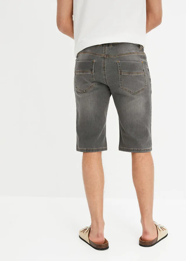 Bermudas vaqueras elásticas, con corte cómodo, regular fit denim gris claro